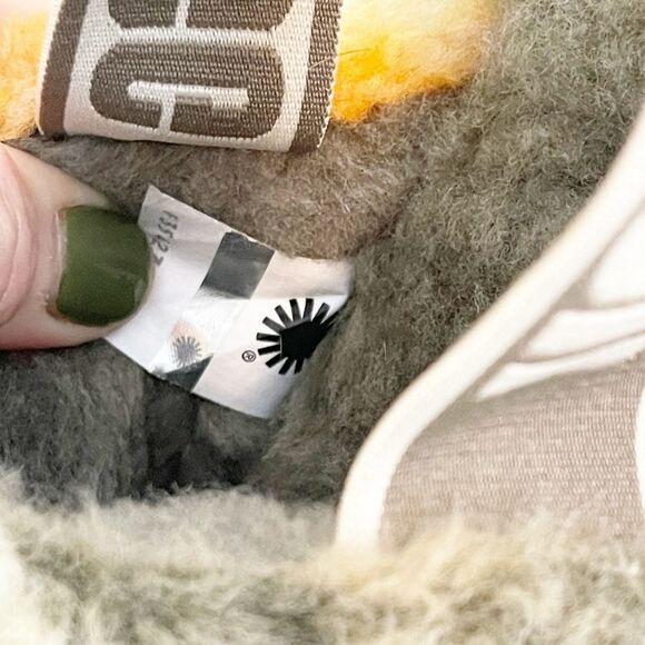 UGG fluff slippers in olive Cali camo with orange. 8 - Picture 11 of 13